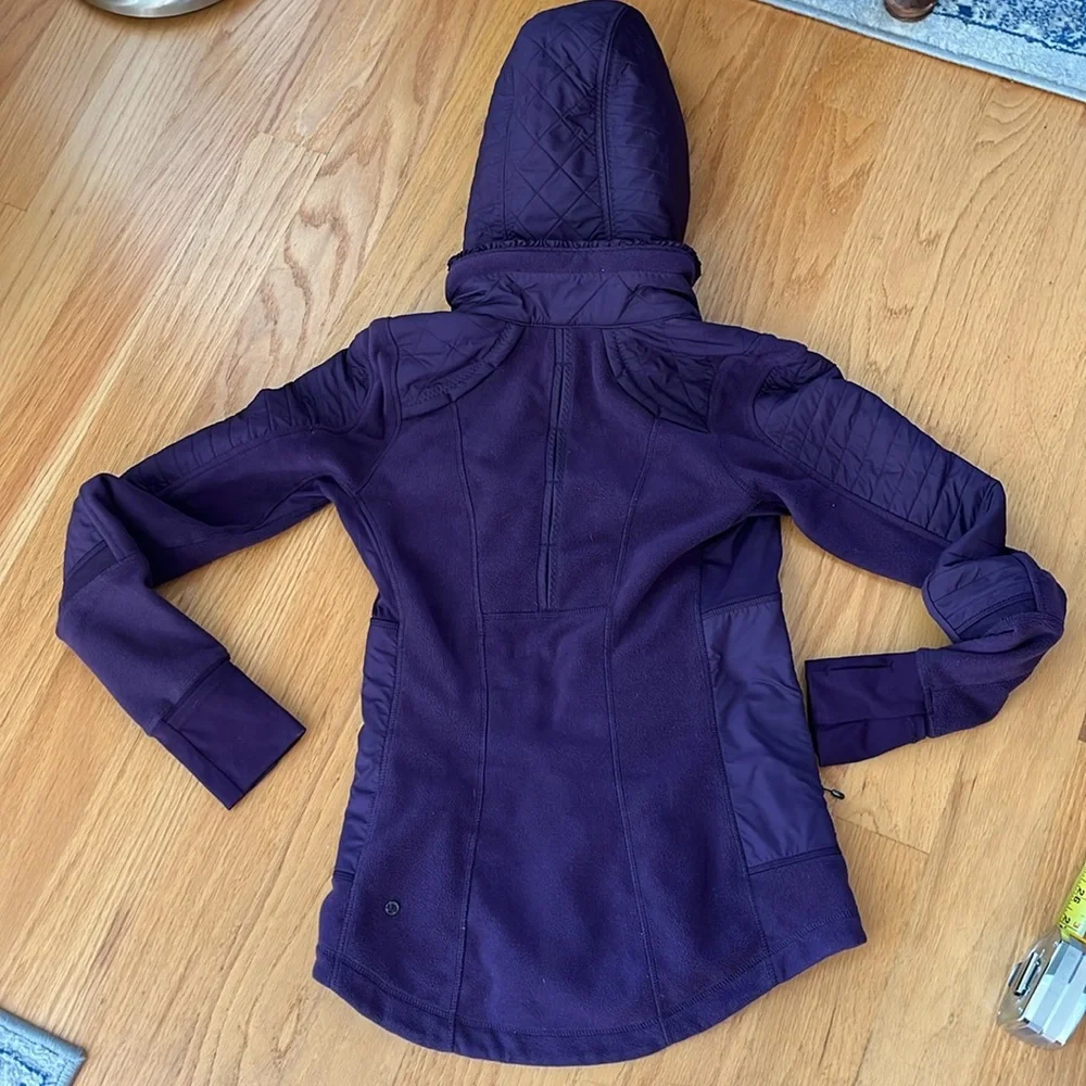 Lululemon Fleecy Keen Jacket size 4 purple